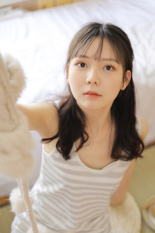 《年轻的女教师在线观看